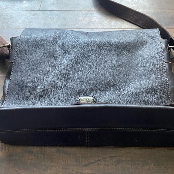 Triumph Messenger Saddlebag Genuine leather bag - Picture 15 of 16